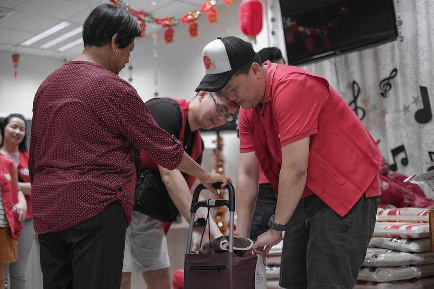 How To Give Back During The Holiday Season